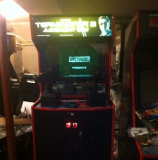 Midway TERMINATOR 2 video arcade game!