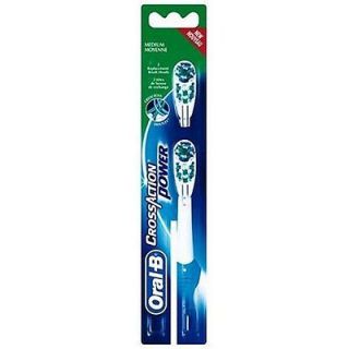 4PKs   Oral B  Cross Action Medium toothbrush heads   2 per pack