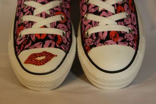   Chuck Taylor All Star Lips Frog red pink white black 2 pr laces