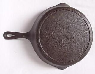 old GRISWOLD Cast Iron #9 SKILLET a number 9, not 9 inches Large 