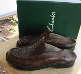 CLARKS   WOMENS LEATHER SLIDES MULES SHOES   LEAH WOVEN   SIZE 9 M