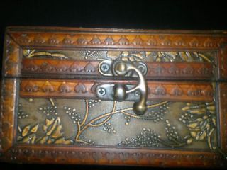   hand made WOODEN VINTAGE jewelry box TREASURE CHEST BOXES detail