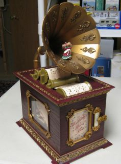   MUSIC BOX WITH MOVING PAPER ROLL THAT PLAYS 15 TUNES   MR CHRISTMAS