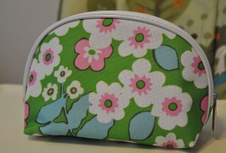 Clinique GWP Cosmetic Bag   Green/Multi Co​lor  Cute Never Used