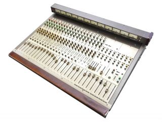 VINTAGE TASCAM M 520 ANALOG RECORDING CONSOLE MIXER