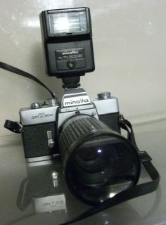 MINOLTA SRT202 CAMERA WITH ZOOM LENS AND FLASH IN MINT CONDITION RC