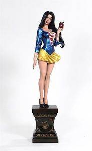   Zenescope Grimm Fairy Tales Snow White Sela Mathers Statue IN STOCK
