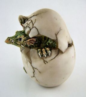 Collectable   ORNATE GOTHIC HATCHING DRAGON EGG   Ornament   Free Post 
