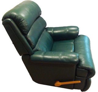 Green Leather Lazy Boy Recliner   Excellent Used Condition