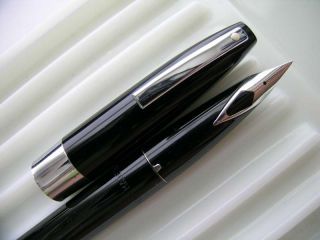 Sheaffer 330 (Imperial) Fountain Pen New Old Stock   Black, Medium 