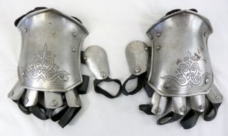 MEDIEVAL KNIGHT ETCHED STEEL HAND GUARD GAUNTLETS PAIR