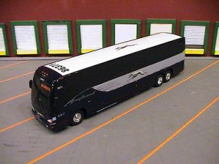   REPICAS PREVOST TOUR BUS MOTORHOME COACH RV TRUCK 1/64 RARE GREYHOUND