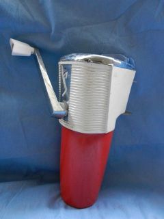 Very nice vintage 1950s hand held ice crusher with detachable cup 