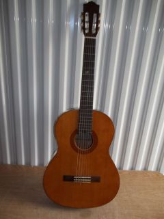 Yamaha C 40 Classical Acoustic Guitar LOOK