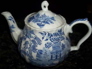   Blue Willow Ironstone Teapot Sadler England British Porcelain China