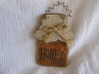 Honey Pot Bee Plaque Sign Hanger Cabin Rustic Wood Decor Metal Hook 