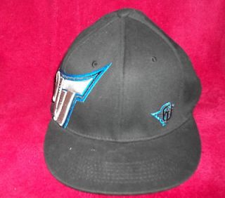 TAPOUT FLAT BILL SIZE L / XL BLACK AND BLUE HAT NEW WITHOUT TAGS