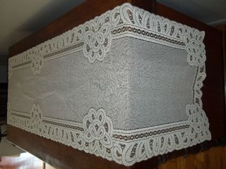 HERITAGE LACE IVORY/CREAM RUNNER WAVE AROUND W/SQUIGGLES INSIDE 14X54 