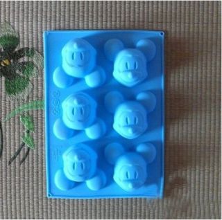 Hello Kitty/Mickey/Winnie the Pooh Silicone Cake Muffin Molds Cupcake 