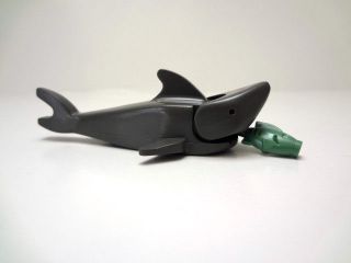 LEGO Classic Dark Gray Shark with Dinner Fish Diver Ocean
