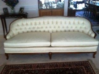 Exquisite French Provincial Sofa   White Tufted Back   MINT CONDITION