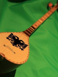 Medium Cifteli Çifteli Qifteli Qyteli   Albanian musical instrument