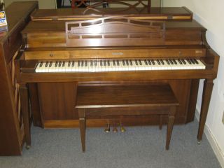 VERY NICE WURLITZER SPINET PIANO 100% fully working GREAT SOUND