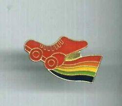 Vintage Roller Skates with Rainbow Trail old enamel Pin