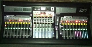 soundcraft console in Live & Studio Mixers