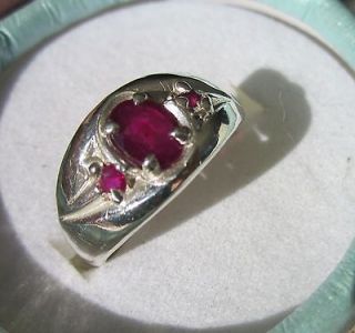 MENS DISTINCTIVE FINE GENUINE .70ct RUBY AND .10CT RUBIES RING