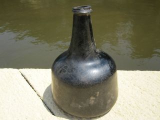 mallet bottle in Utility & Black Glass