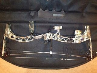   2009 LimbSaver DeadZone DZ 32 Bow w/arrows, quiver, release, and case