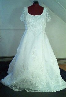ALFRED ANGELO PLUS SIZE WEDDING GOWN PURPLE SASH REFUNDABLE