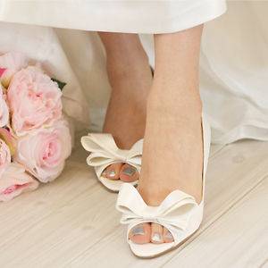 ivory wedding shoes 7.5 in Wedding & Formal Occasion