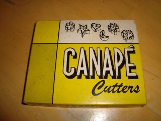 VINTAGE BOXED LOT OF 6 CANDY/CHOCOLAT​E/ BUTTER /CANAPE CUTTERS