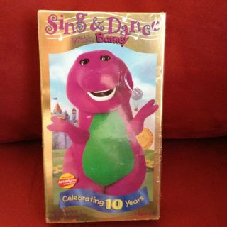 New Barney   Sing and Dance With Barney 10 years! VHS Tape Movie Nip