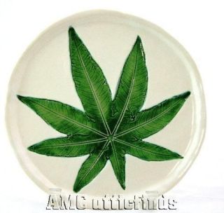 PAT YOUNG Castor Leaf Ceramic Plate 8 1/2 Plate