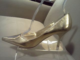 De Blossom Collection Xing Metallic Gold Classic Pointy Toe Pump w/2.5 