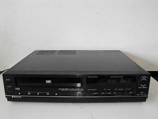 VINTAGE SANYO VHS MODEL NO. VHR 2250 RECORDER/PLAYER   WITHOUT REMOTE 