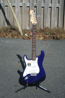   FENDER STRATOCASTER MADE IN MEXICO 6 STRING ELECTRIC GUITAR BLUE USED