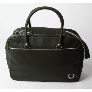    Fred Perry Hunting Green Pebble Embossed Holdall Bag: Clothing