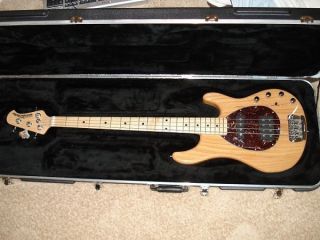 Sterling   Music Man MUSIC MAN STERLING ELECTRIC BASS WITH HUMBUCKER 