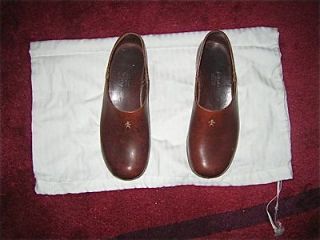 HENRY BEGUELIN POUR BARNEYS SWEDISH CLOGS LEATHER WOODEN SOLE HAND 