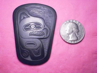 NORTHWEST LARGE ARGILLITE HAIDA EAGLE PENDANT SIGNED DENNY DIXON