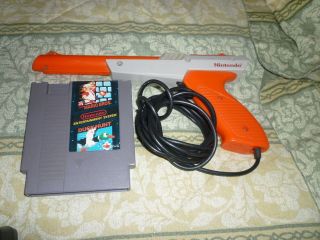 Nintendo NES Orange Zapper Light Gun + Super Mario Bros/Duck Hunt