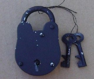 Iron 3 Lock & Keys PADLOCK   Antique Style Jail House Replica FREE 