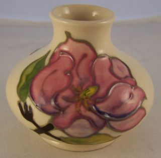 Moorcroft 3 Vase 32/3 Magnolia Ivory VG c1970/80s First quality