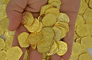   ONE KILO ★ SHINY GOLD TOY PIRATE TREASURE COINS ★ ATOCHA DOUBLOONS
