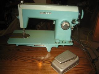VTG 1940s White Sewing Machine Model 263 Working Condition & Clean 