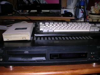   Amiga CDTV with Keyboard, CD Tray,2 Floppy Drive, Mouse, 2 Controllers